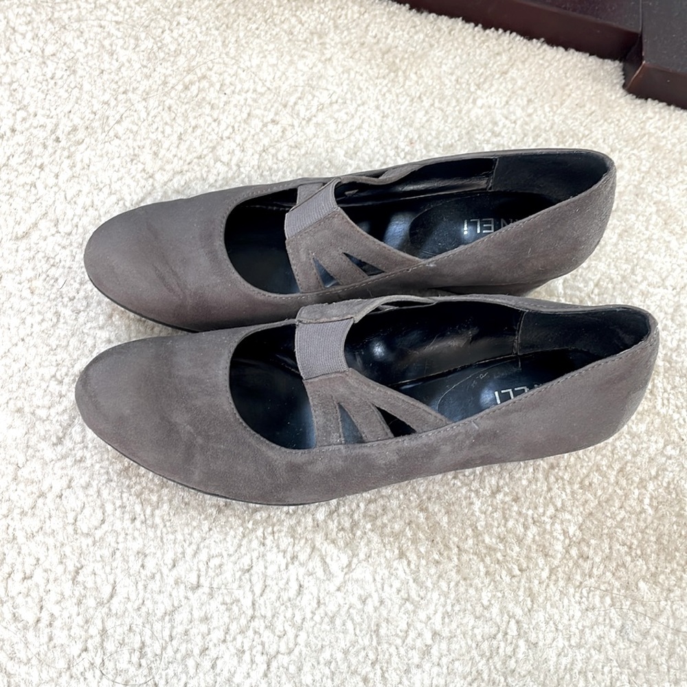 Vaneli shoe size 7 great condition